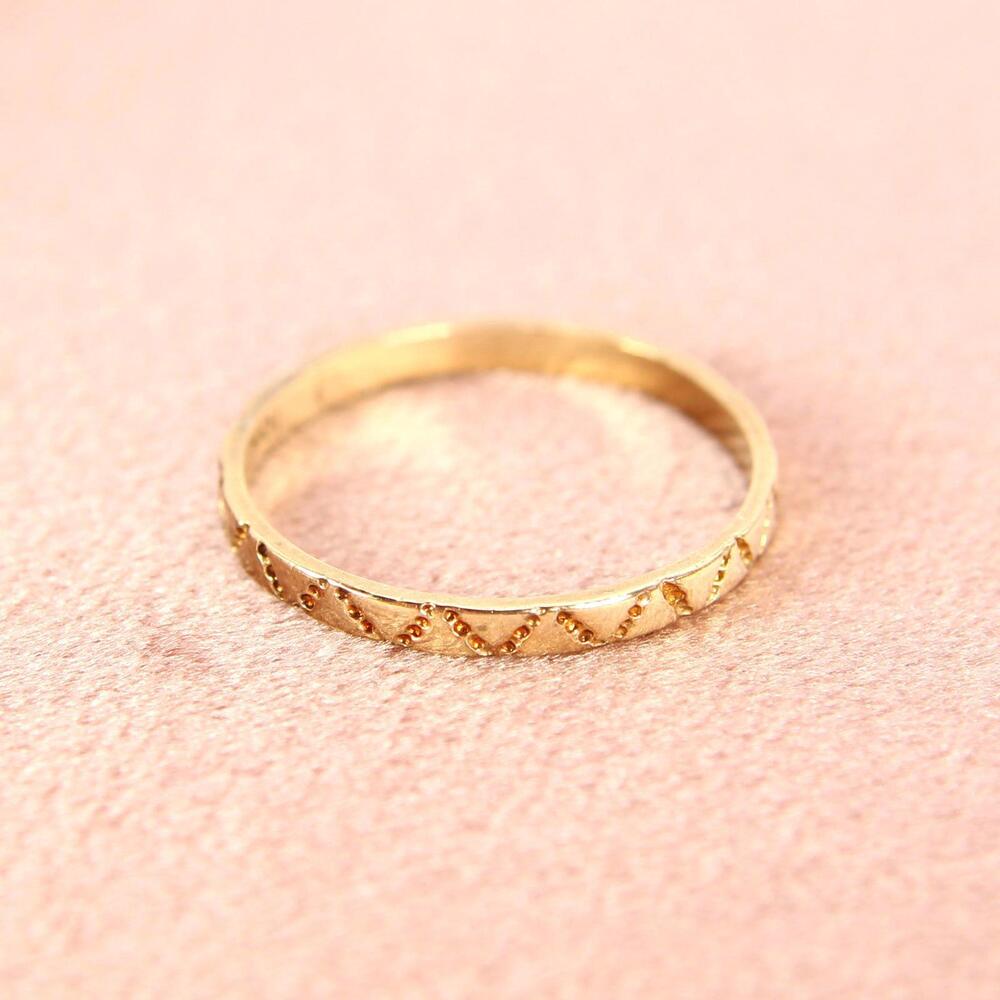 Vintage Solid 10kt Yellow Gold Zig Zag Stamped Pattern Stacking Band Ring Size 9
